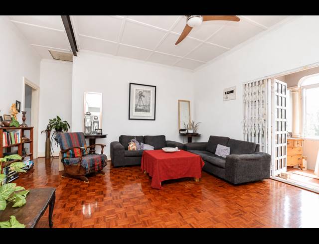 2 BEDROOM APARTMENT FOR SALE IN GLENWOOD